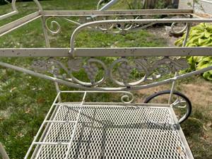 lot 327 image: Vintage Metal Grape Themed Patio Serving Cart