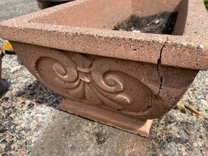lot 335 image: Assorted  Planter Lot