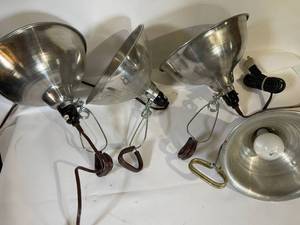 lot 346 image: 4 Garage Clamp Lights