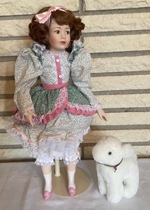 lot 406 image: Franklin Heirloom Collection Mary had a Little Lamb Doll with Original Box