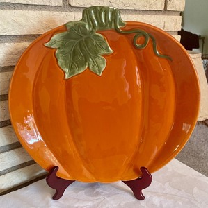 lot 407 image: Fancy Fall Decor