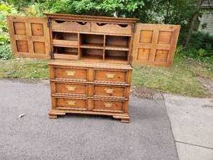 lot 25 image: Vintage Drexel American Treasury Highboy Dresser