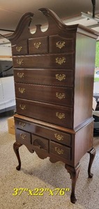 lot 40 image: Ethan Allen Mahogany Tallboy