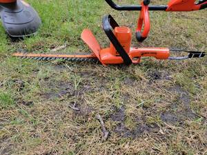 lot 138 image: Electric Trimmer Lawn Tools