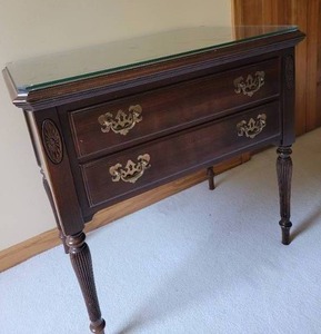 lot 47 image: Pennsylvania Ethan Allen Nightstand