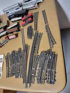 lot 37 image: Tyco Model Train Bundle