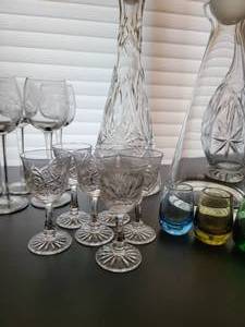 lot 64 image: Elegant Barware Service