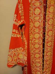 lot 97 image: Middle Eastern Embriodered Tunic Coat, small