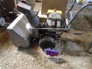 Snow blower. 5 hp 26. Been sitting. Unable to fully test. As shown.