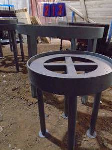 Heavy duty metal stands 36 x 28 x 18. As shown.