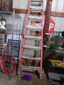 Louisville 10 fiberglass step ladder. Well used. As shown.