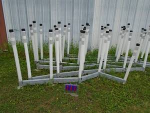 Approx 10 x 4 foldable barriers. As shown.