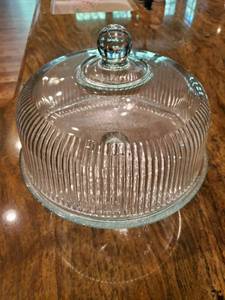 Cake Stand With Lid