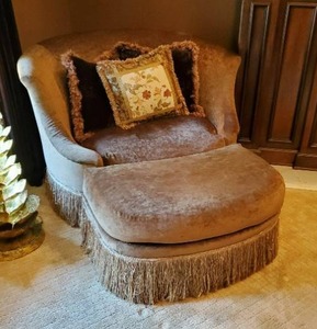 Oversized Chair With Ottoman