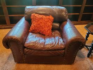 Oversized Leather-Like Armchair With Throw Pillow