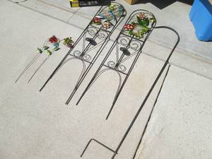 lot 29 image: Shepherds hook, 2 solar outdoor Dec...