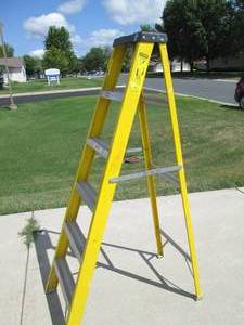 lot 31 image: Keller 6ft Fiberglass ladder...