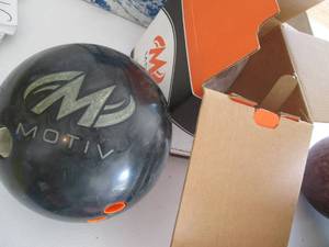 lot 33 image: Motiv GT1 14lb bowling ball (see ph...