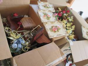 lot 43 image: Large lot of Decor items (see photo...