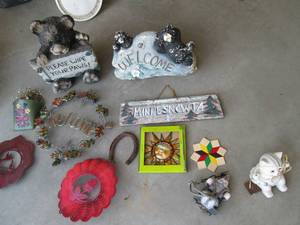 lot 52 image: So much outdoor decor (see photo...