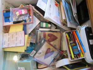 lot 105 image: Contents of drawer including floral...