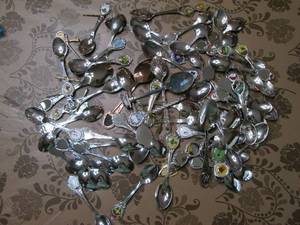 lot 117 image: Bag full of collectible spoons (see...