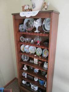 lot 160 image: Contents cabinet includes collector...