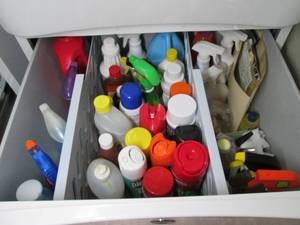 lot 178 image: Contents of dryer drawer, predomina...