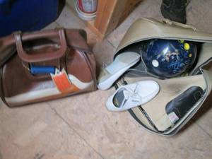 lot 202 image: 2 bowling bags (1 is slightly damag...