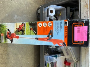 BLACKDECKER 6.5 AMP Corded Electric 2-in-1 String Trimmer & Lawn Edger