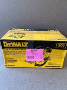 DEWALT 20-Volt MAX Cordless 6-12 in. Circular Saw (Tool-Only)