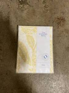 lot 49 image: Company Cotton Whisper Buds Rayon Made From Bamboo Sateen Fitted Sheet