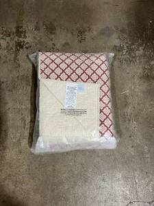 lot 54 image: The Company Store Thornwood Multicolored Geometric Cotton Blend Embroidered FullQueen Quilt