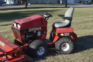 Steiner 430 MAX Lawn Tractor