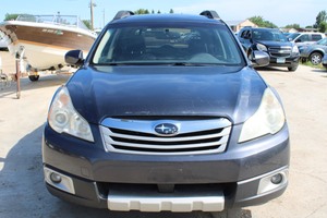 2011 Subaru Outback 2.5i Premium AWD - 2 Owners -