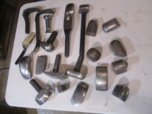 lot 224 image: Auto Body Tools