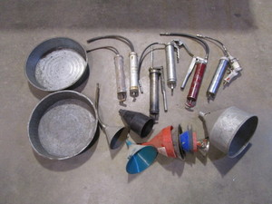 lot 252 image: Grease Guns, Funnels, Pans, Suction Guns