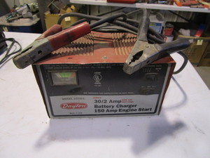 lot 254 image: 6v-12v Battery ChargerBooster