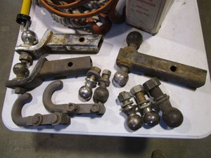 lot 260 image: Receiver Hitches, Balls, Tow Hooks