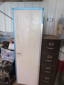lot 17 image: Steel Shop Cabinet 28x24x75