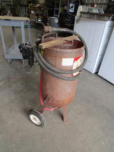 lot 36 image: 10 gal Sandblaster (needs new blast nozzle)