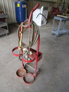 lot 37 image: Harris Torch Set & Cart