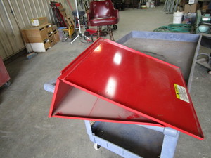 lot 42 image: Snap On Fold Away Tool Box Shelf
