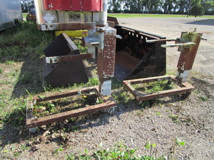 lot 52 image: Heavy Duty Spool Un-Rollers