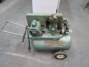 lot 69 image: Speedaire Air Compressor