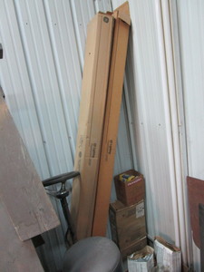lot 287 image: 8 Fluorescent Light Bulbs