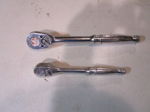 lot 85 image: Snap On 38 & 12 Ratchets