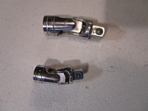 lot 97 image: Snap On 38 & 12 Wobble Extensions