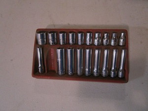 lot 102 image: Snap On 14 Sockets