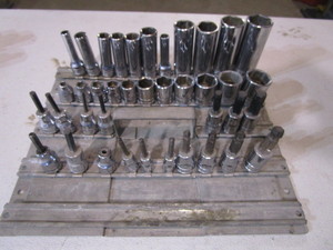 lot 104 image: Snap On 38 Sockets